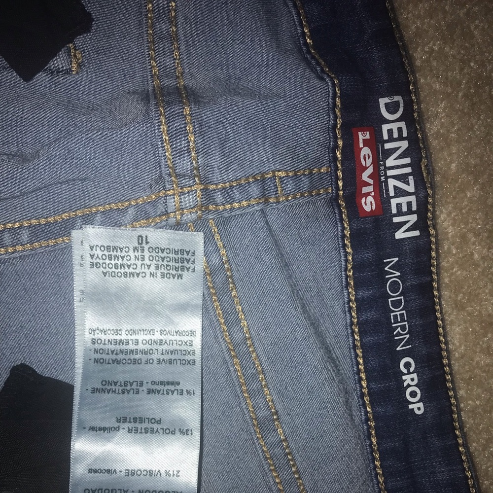 Levi’s denizen size 10 crop jeans